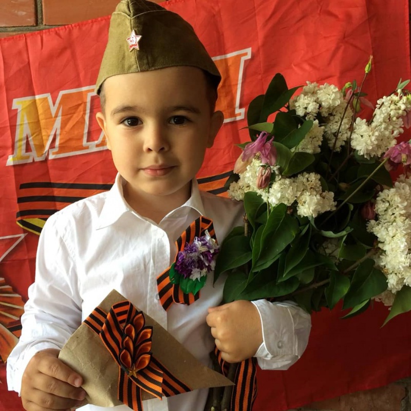 Малыши подготовили письма и открытки ветеранам...