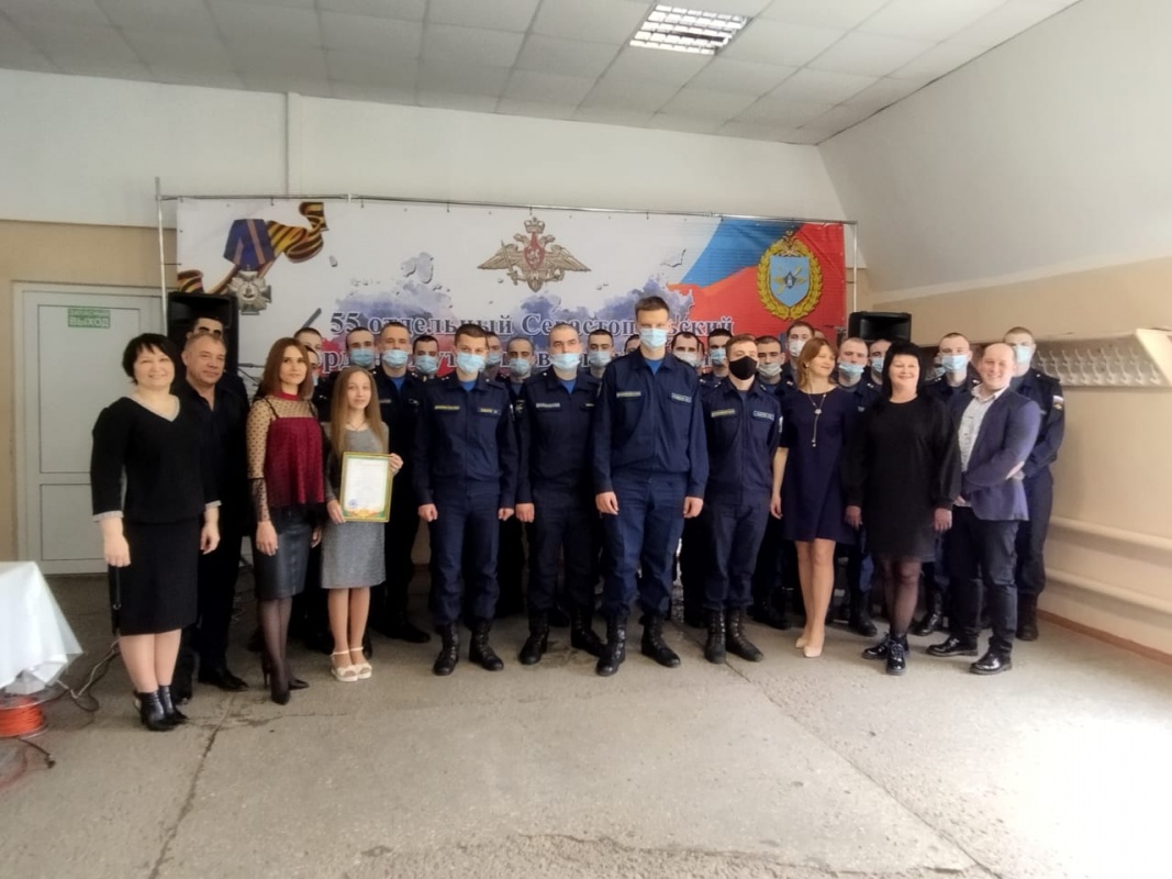 Солисты Платнировского культурно-досугового центра посетили войсковую часть 35666, где показали праздничный концерт для военнослужащих, посвященный Дню Защитника Отечества.